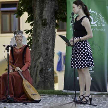 Nastop Bojane Čibej; Foto: Primož Šuntajs